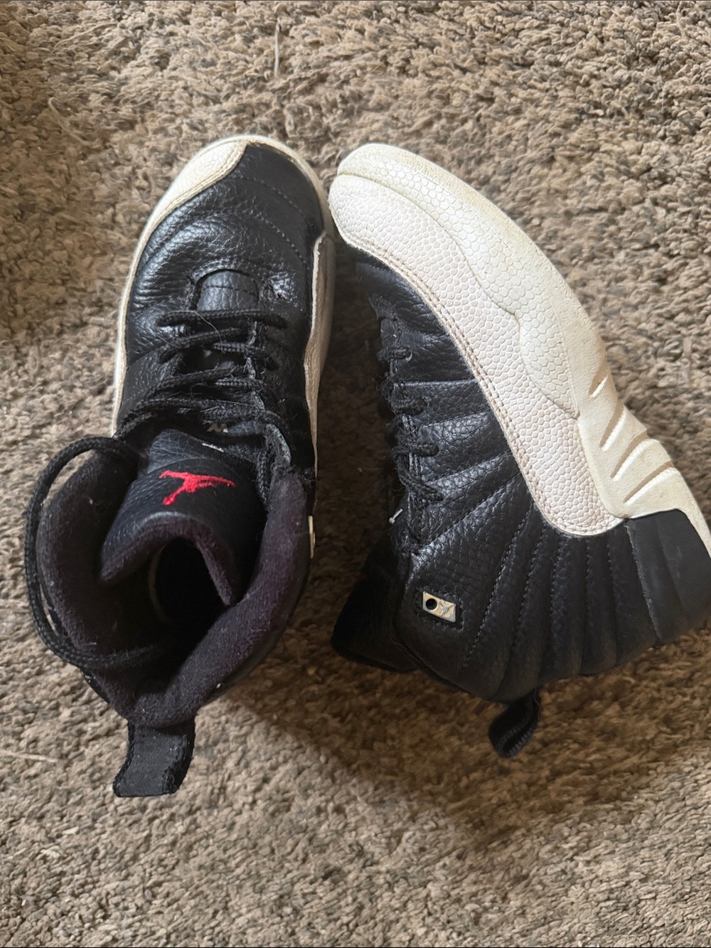 Air Jordan retro 12 reverse taxi Kids' Black and White Retro Basketball 13c